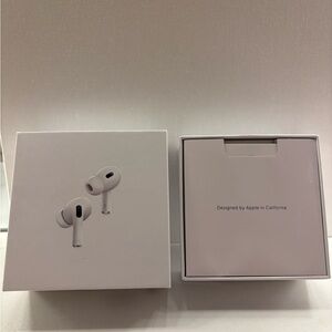Apple AirPods Pro with White Case